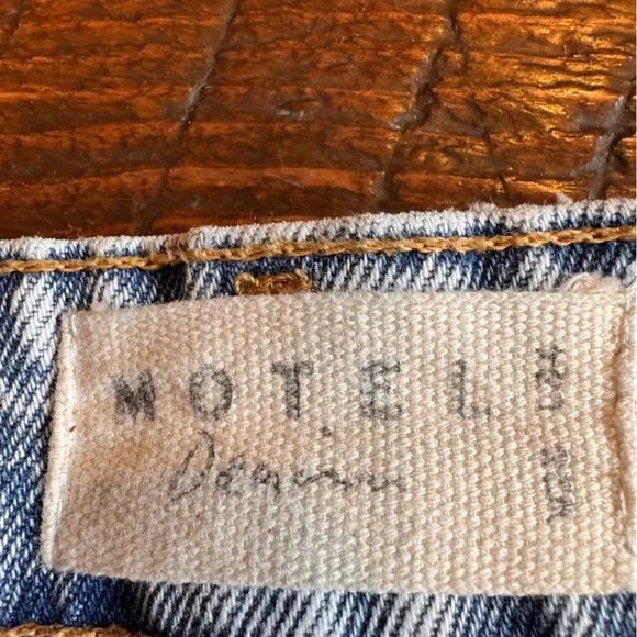 MOTEL low rise parallel jeans. 80s light blue wash.Waist 26 length 34. No flaws - Picture 4 of 6